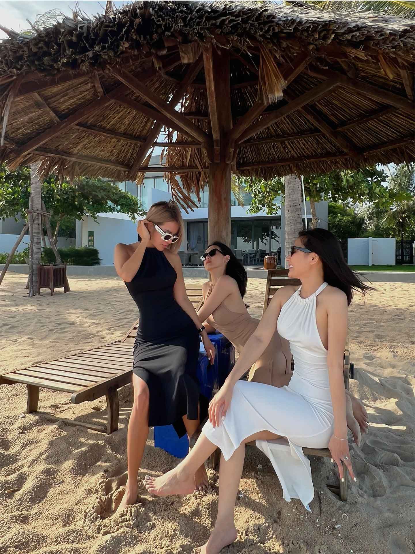 Đầm Dài Body 2 Slit Leg