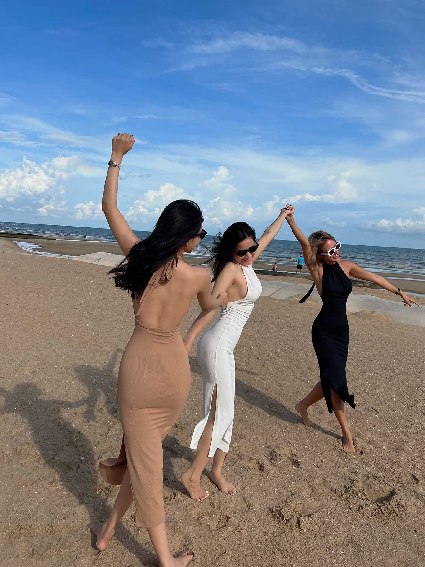 Đầm Dài Body 2 Slit Leg