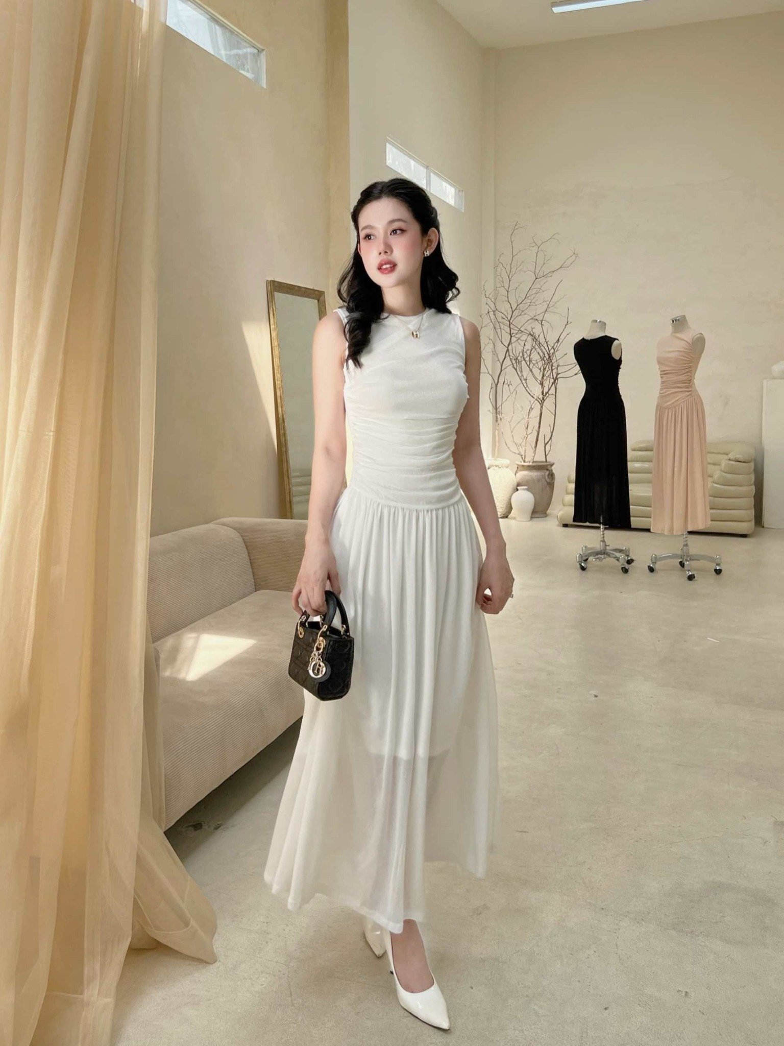 Đầm Dài Sleeveless Ruffle Waist