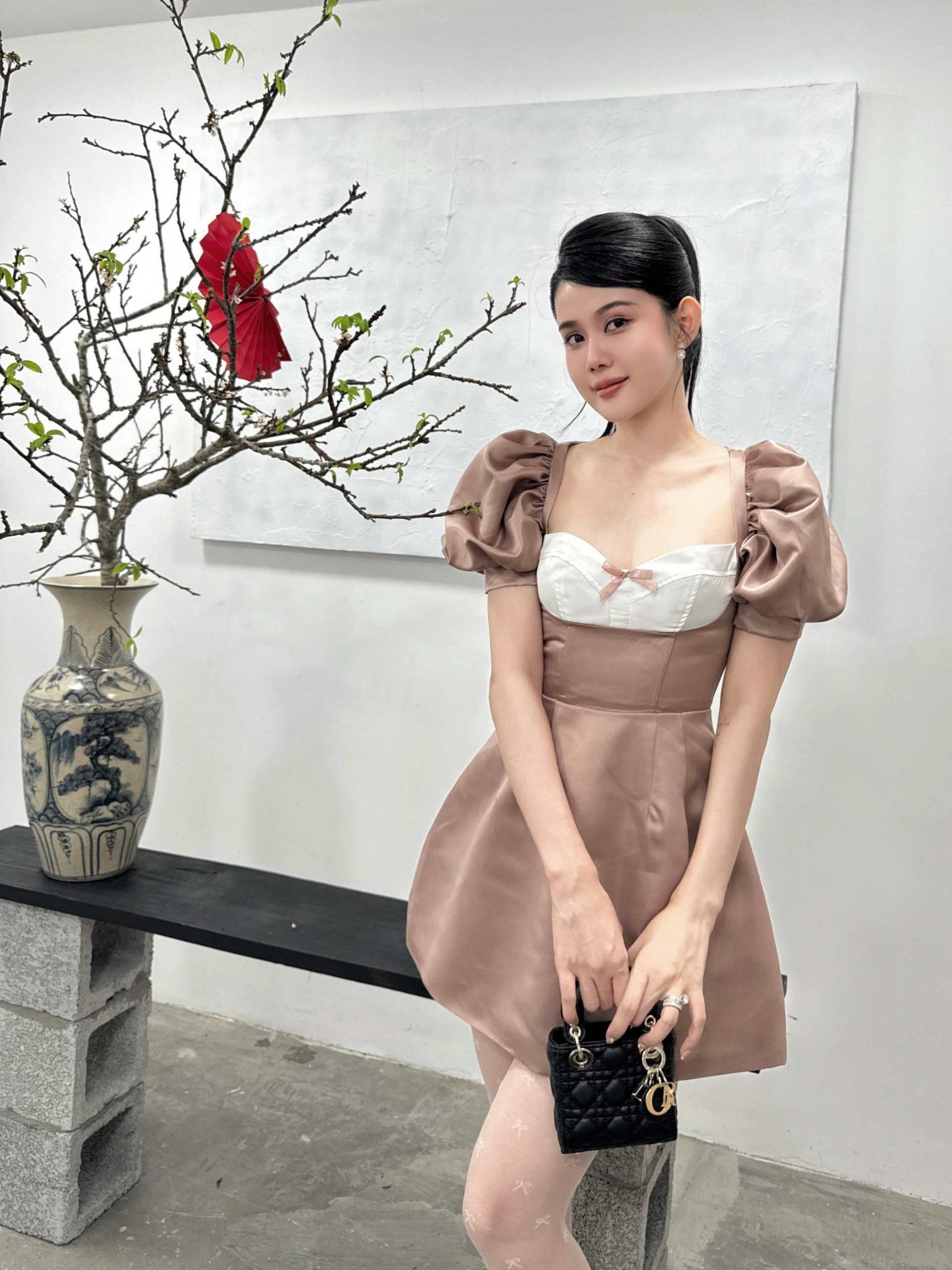 Đầm Ngắn Pumpsleeve Mini Bowtie