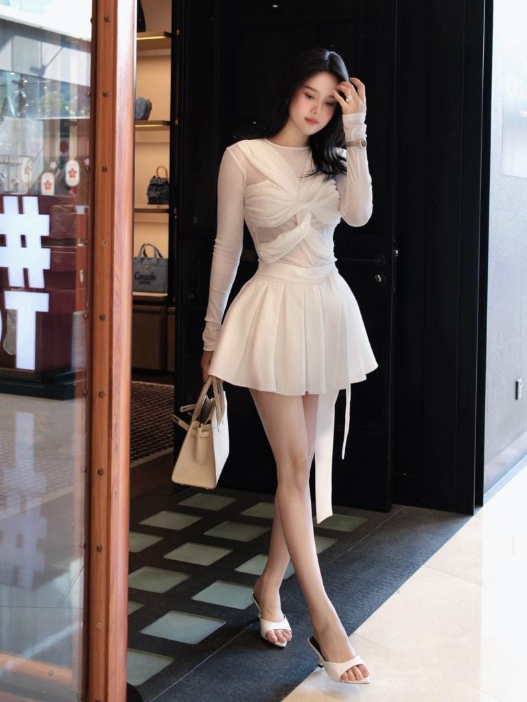  Set Áo Long Sleeves Short Pleat Skirt 