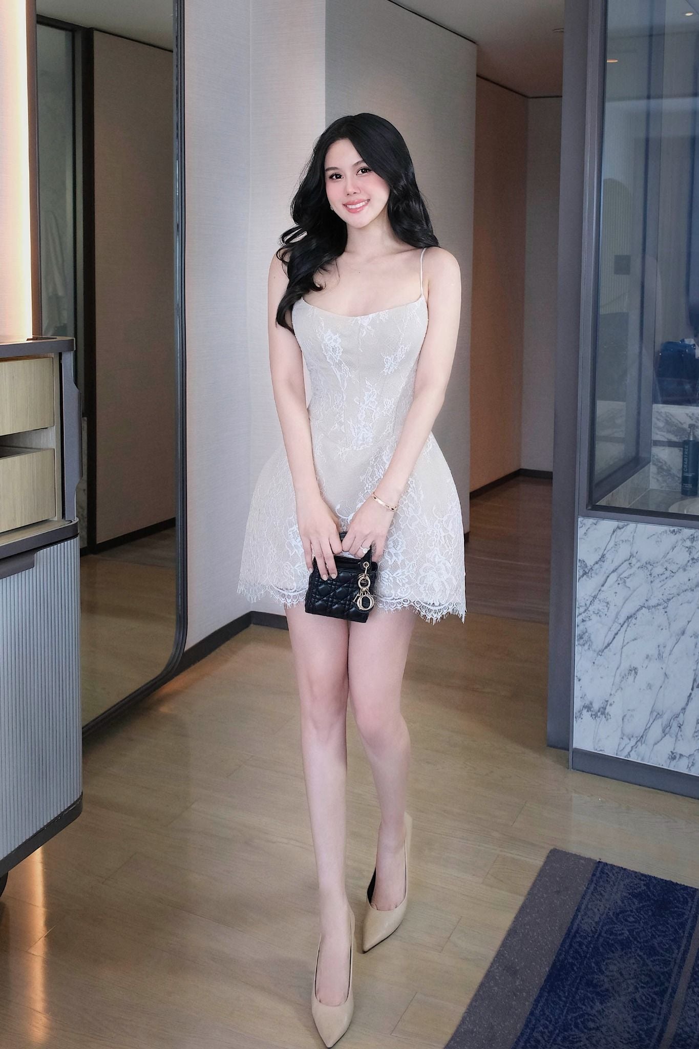 Đầm Ngắn Strappy Lacey Mini