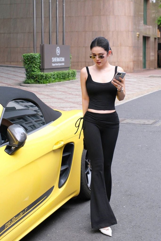  Set Áo Tanktop Comfort Flare Pant 