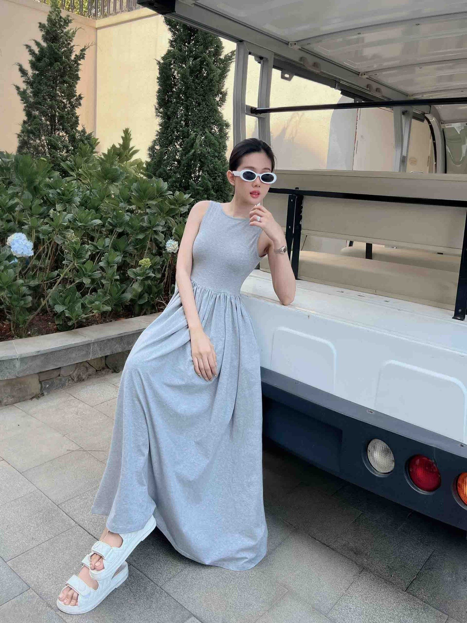 Đầm Dài Plain Sleeveless Flare