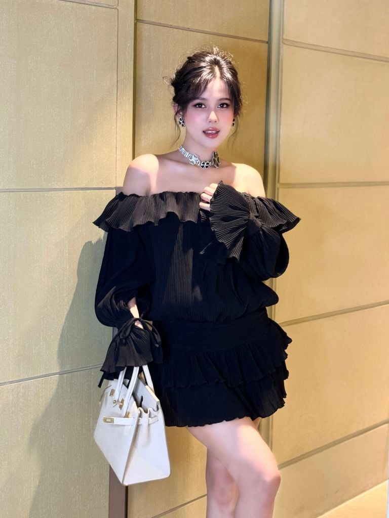  Đầm Ngắn Loose Minipleat Strapless 