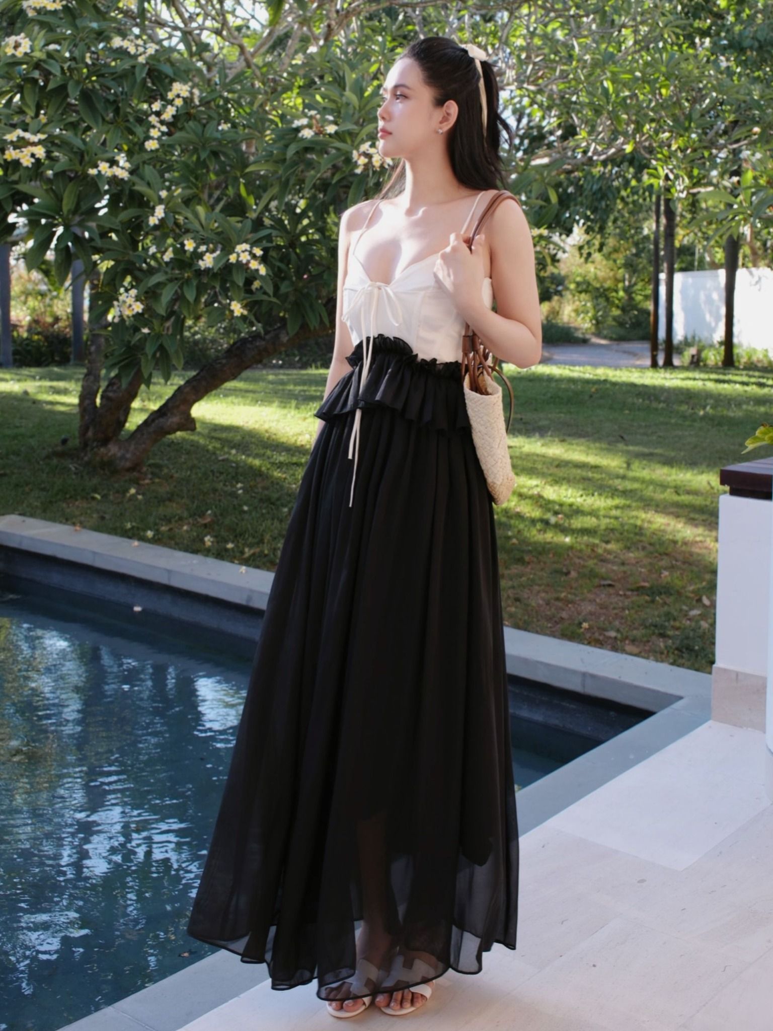 Đầm Dài Lace Layers String Top