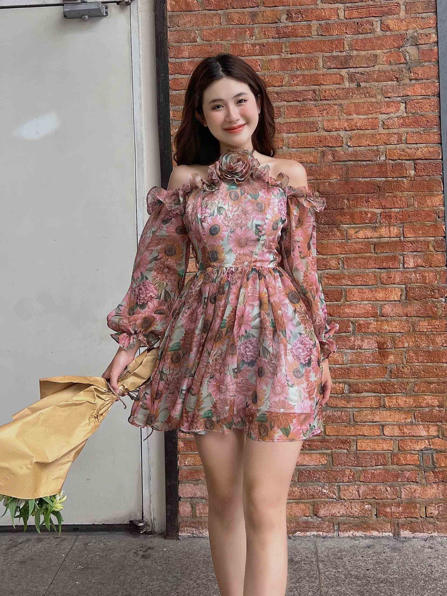 Đầm Ngắn Long Sleeves Flower