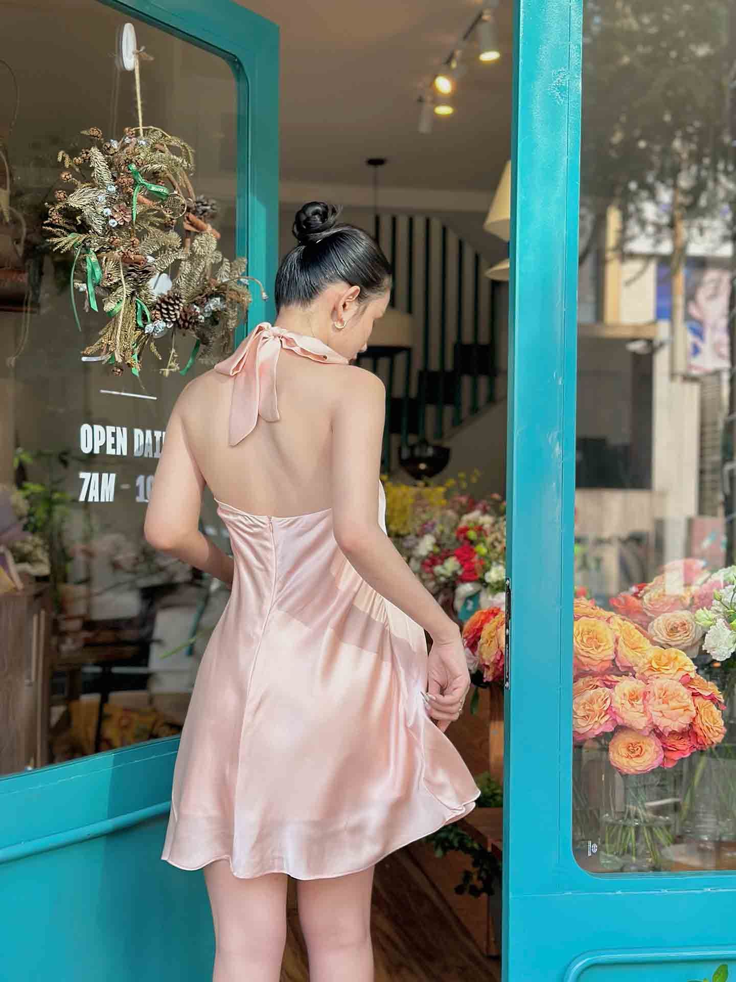 Đầm Ngắn Babydoll Halter Neckline