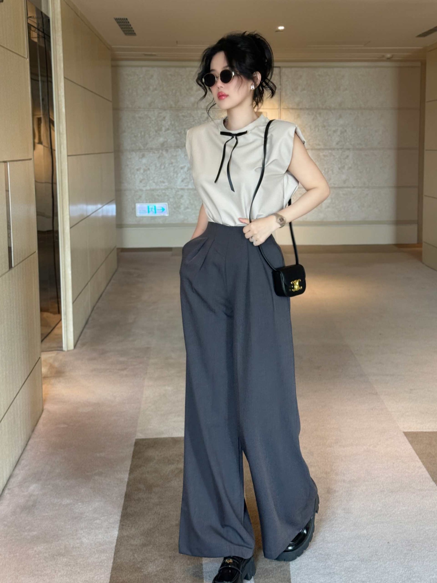 Set Bộ Loose Sleeveless Top Straight Pant