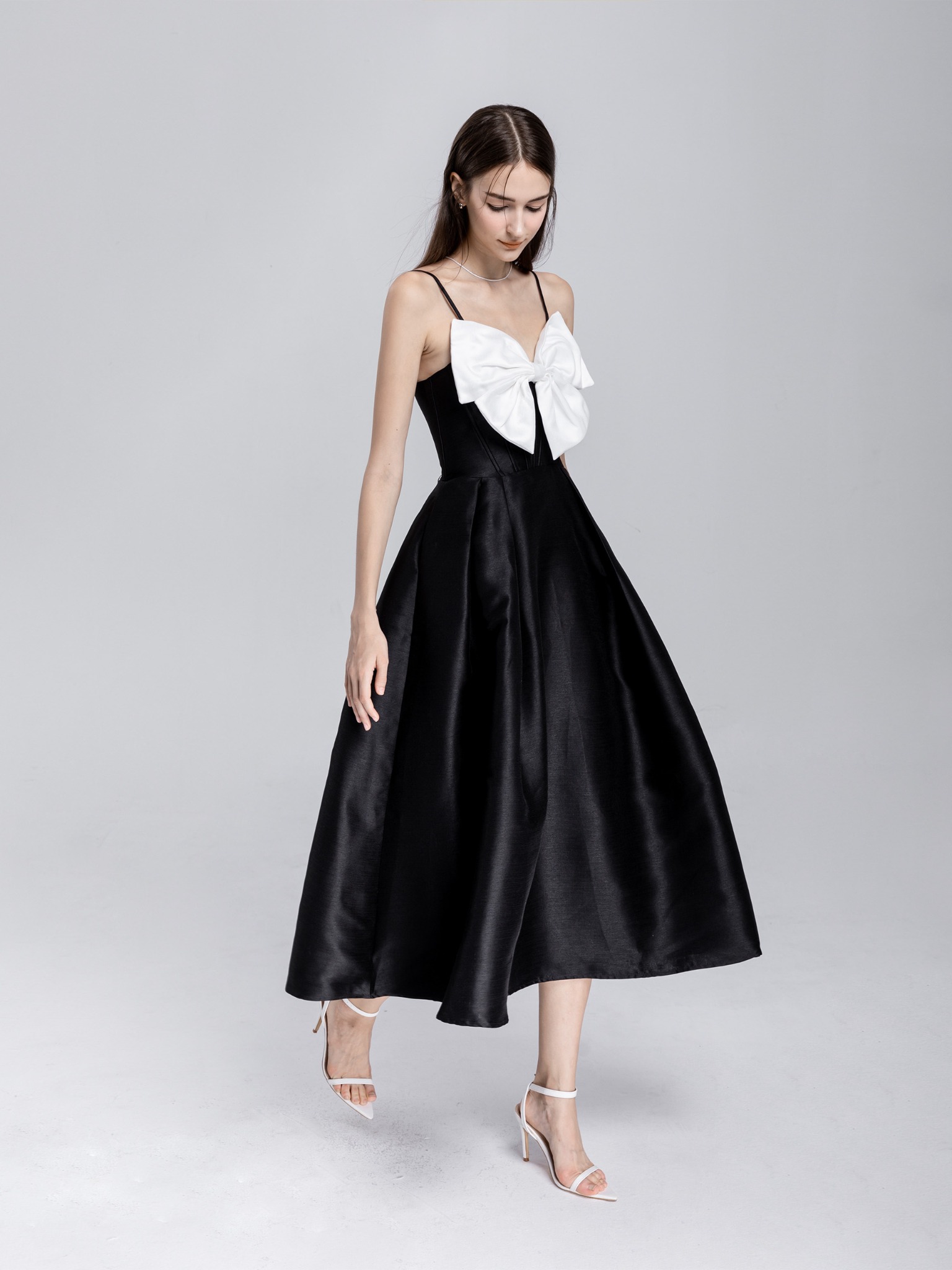 Đầm Dài Gentle Centre Bowtie Gown