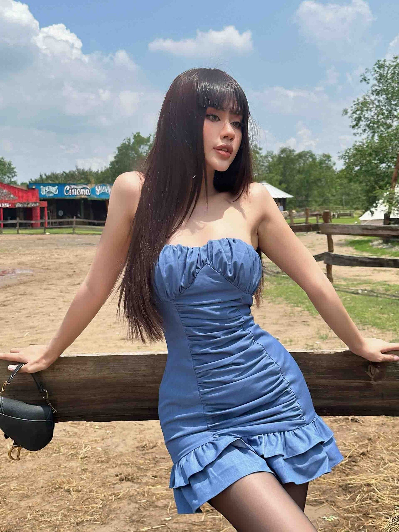 Đầm Ngắn Strapless Denimstyle Pleat