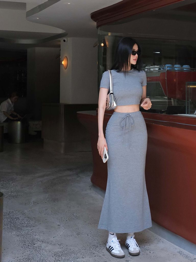  Set Crop T-shirt With Long String Skirt 