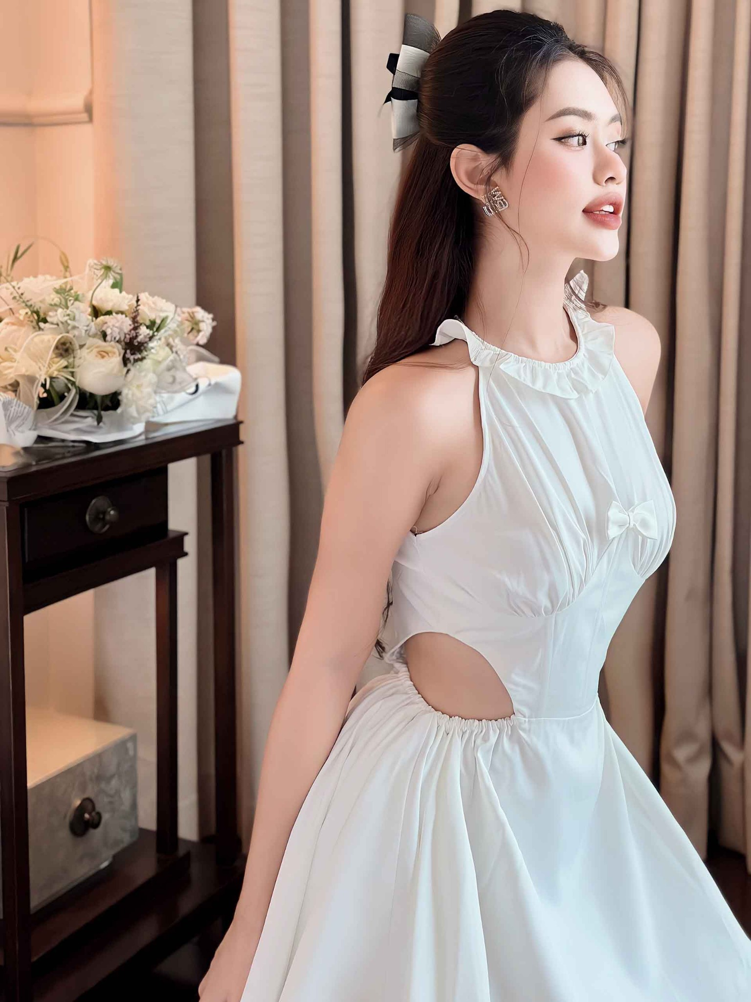 Đầm Ngắn Sun Sleeveless Cutout