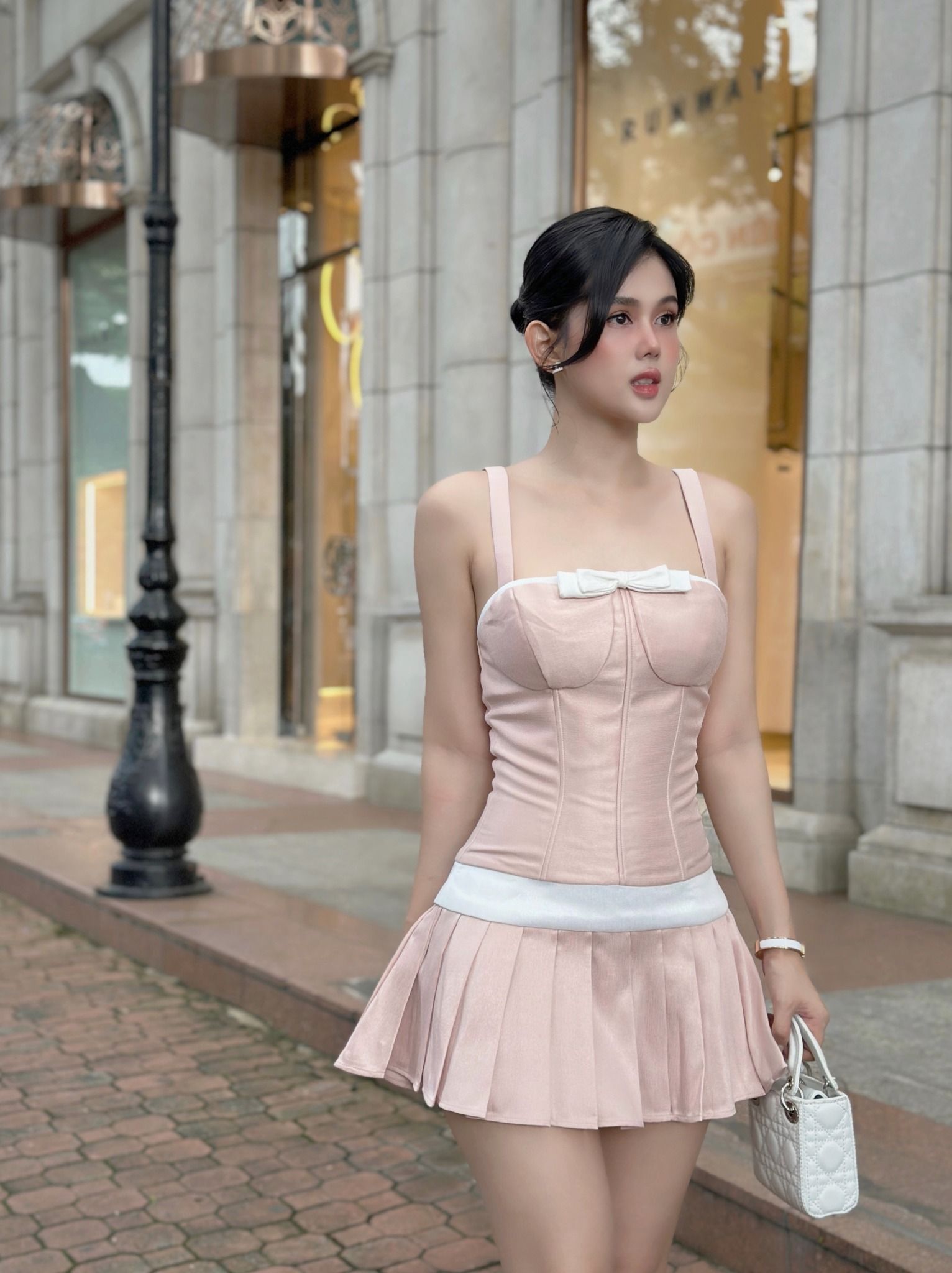  Đầm Ngắn Bowtie Loose Pleat 