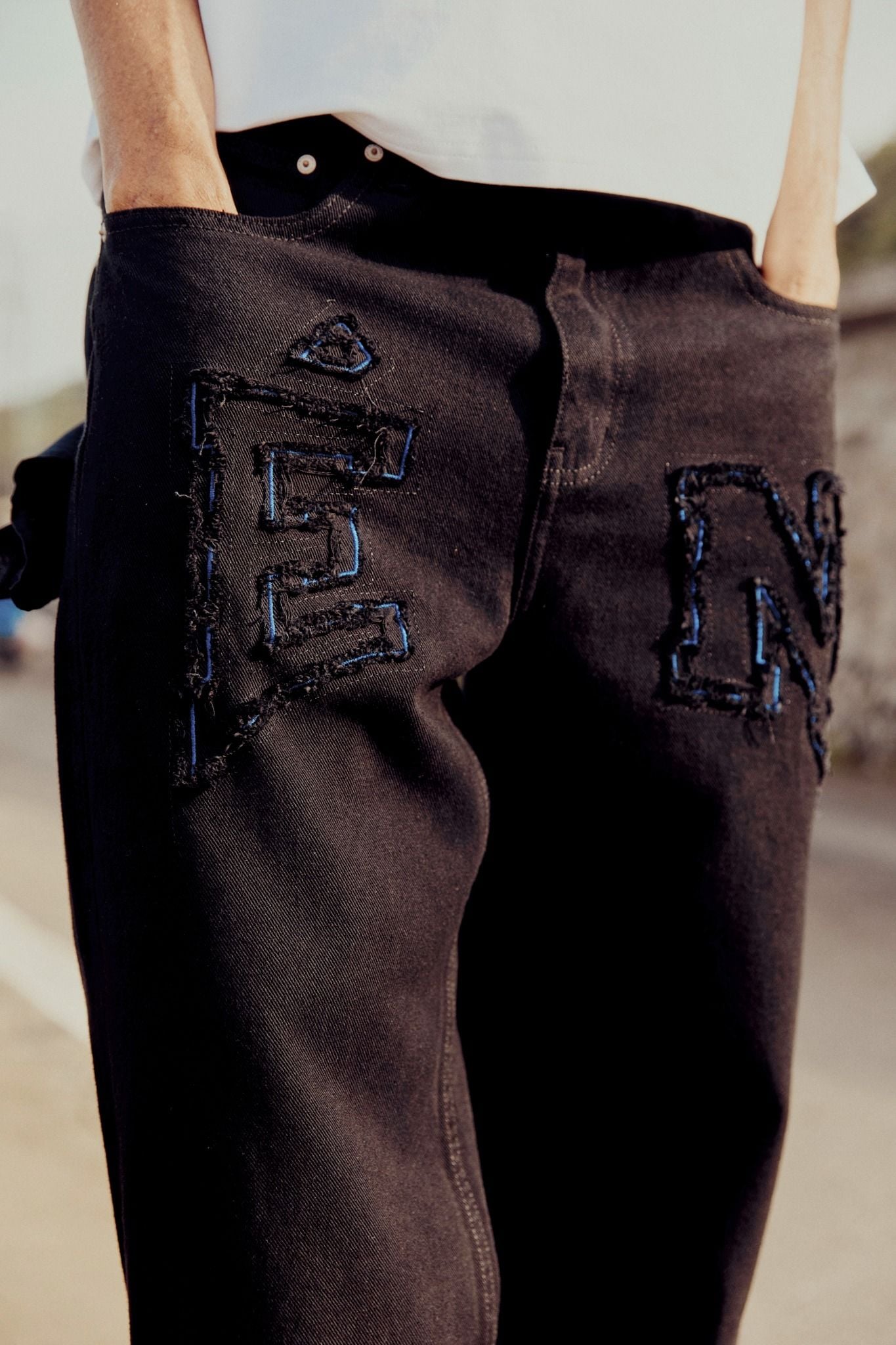 Quần Jean Straight Grand Words Black * Én Col 25