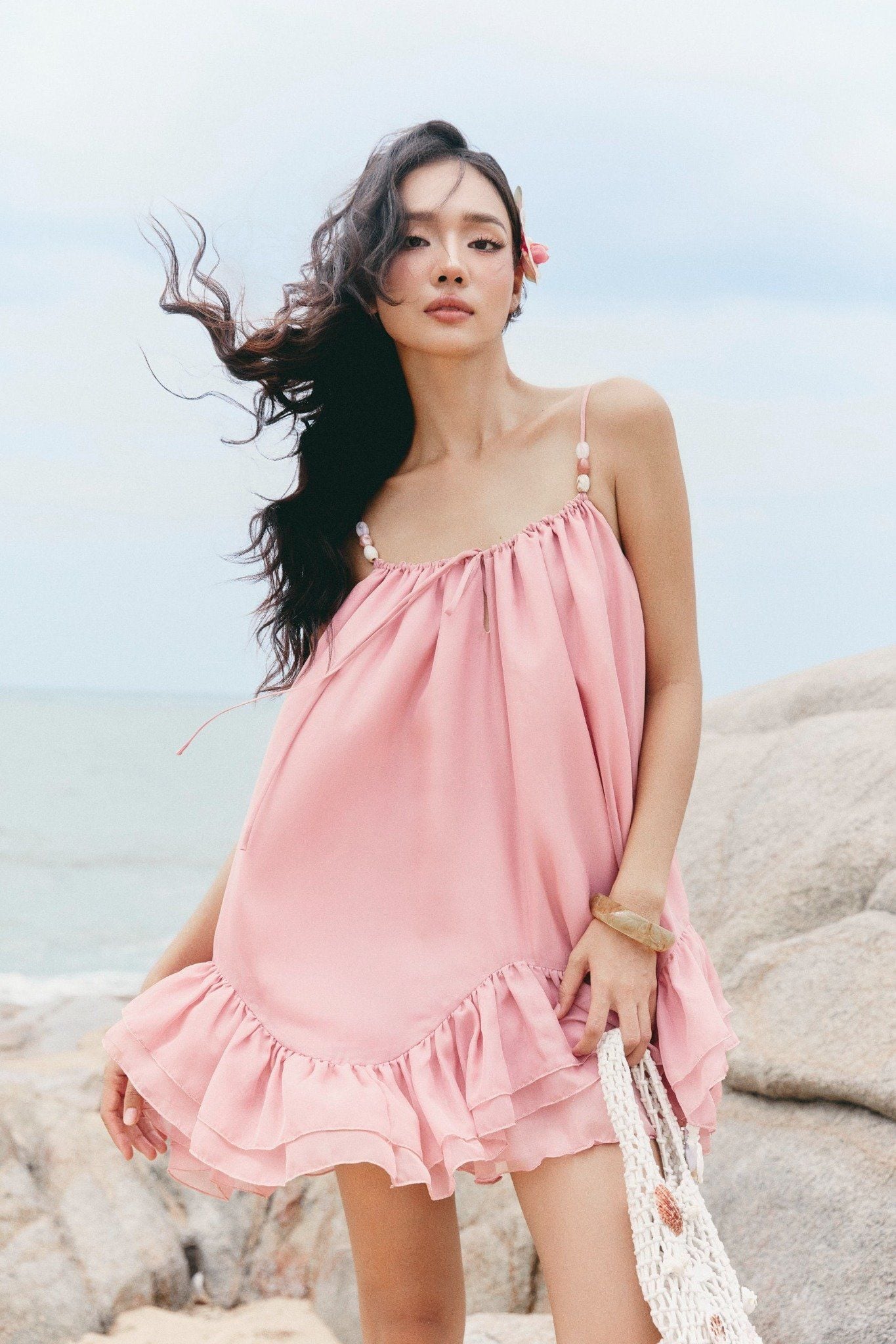 Đầm Ngắn Flowy Strap Bowtie