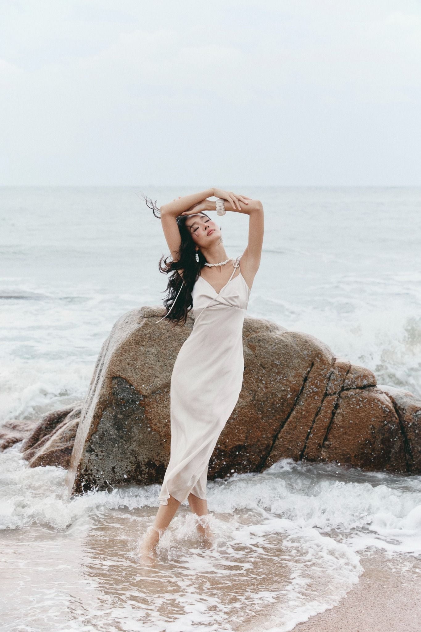  Đầm Dài Silky Midi Elegant 