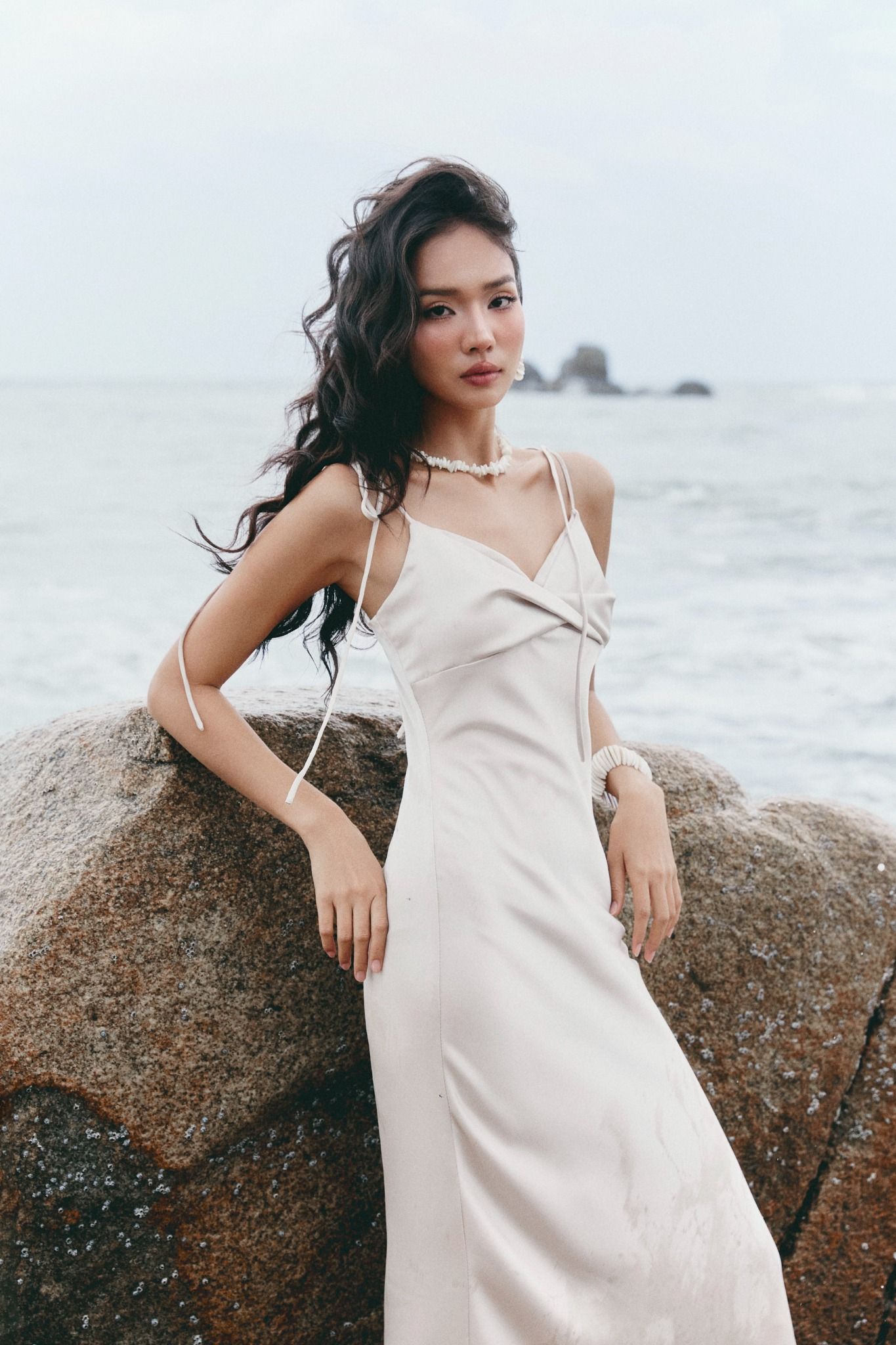 Đầm Dài Silky Midi Elegant