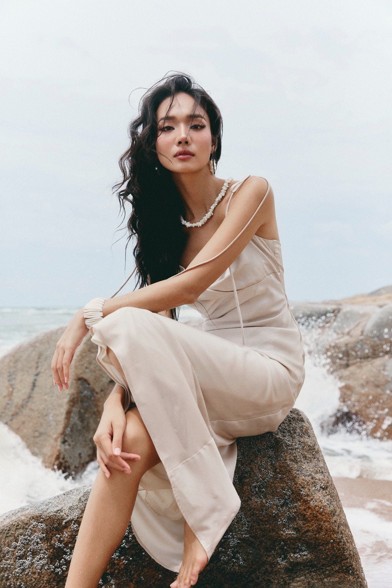 Đầm Dài Silky Midi Elegant