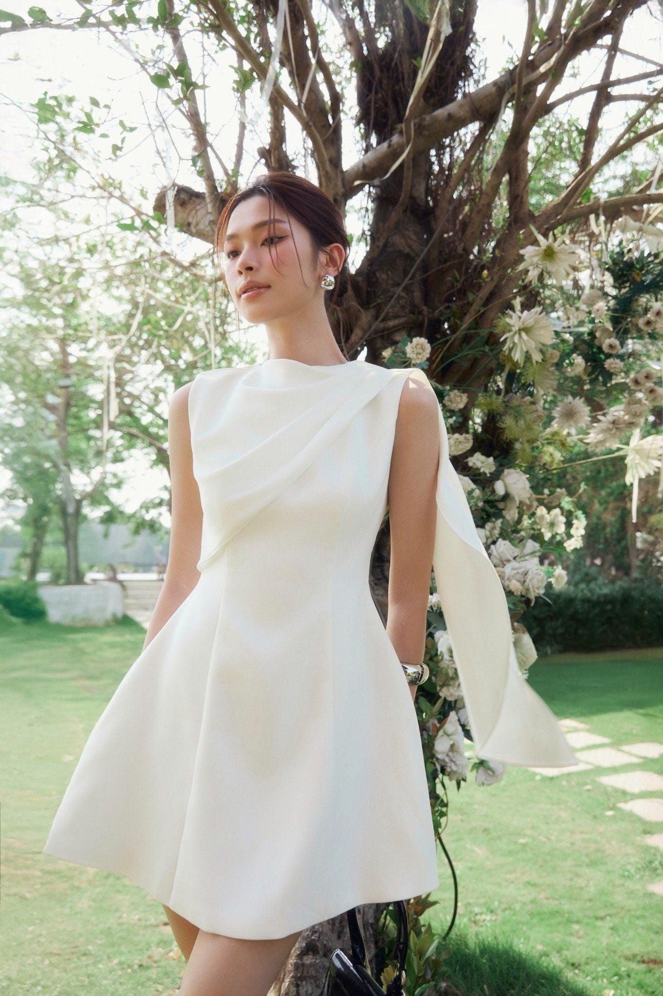 Đầm Ngắn Diag Shoulder Gentle