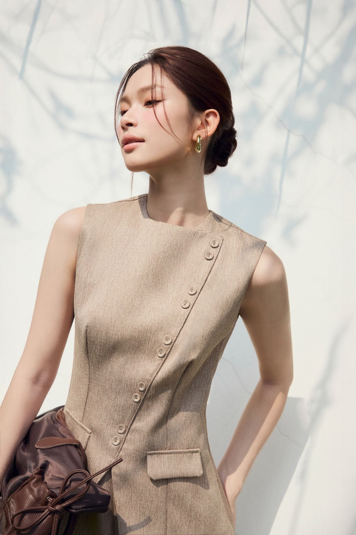 Áo Sleeveless Buttons Impress