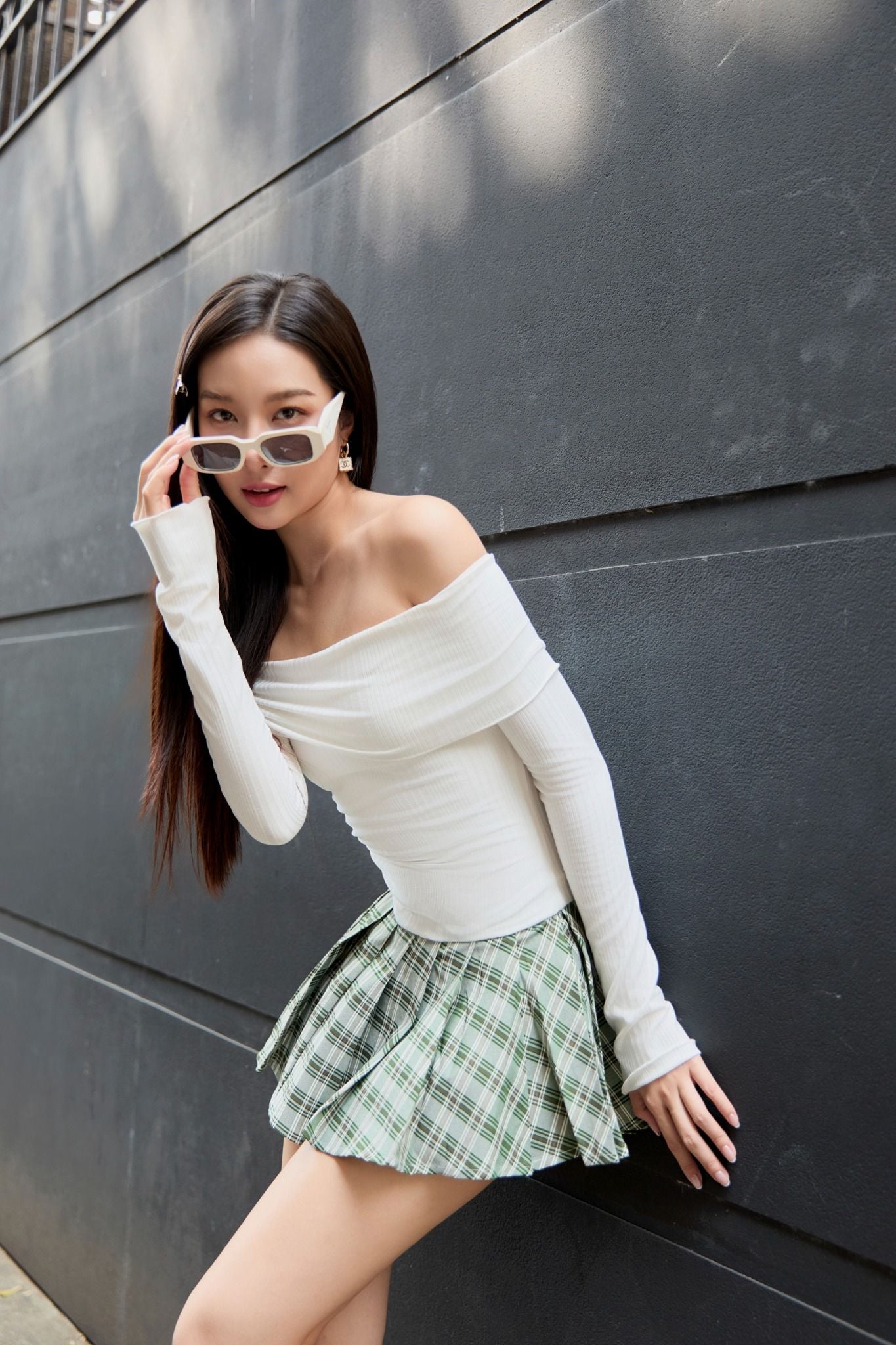 Đầm Ngắn OffShoul The Checked Skirt