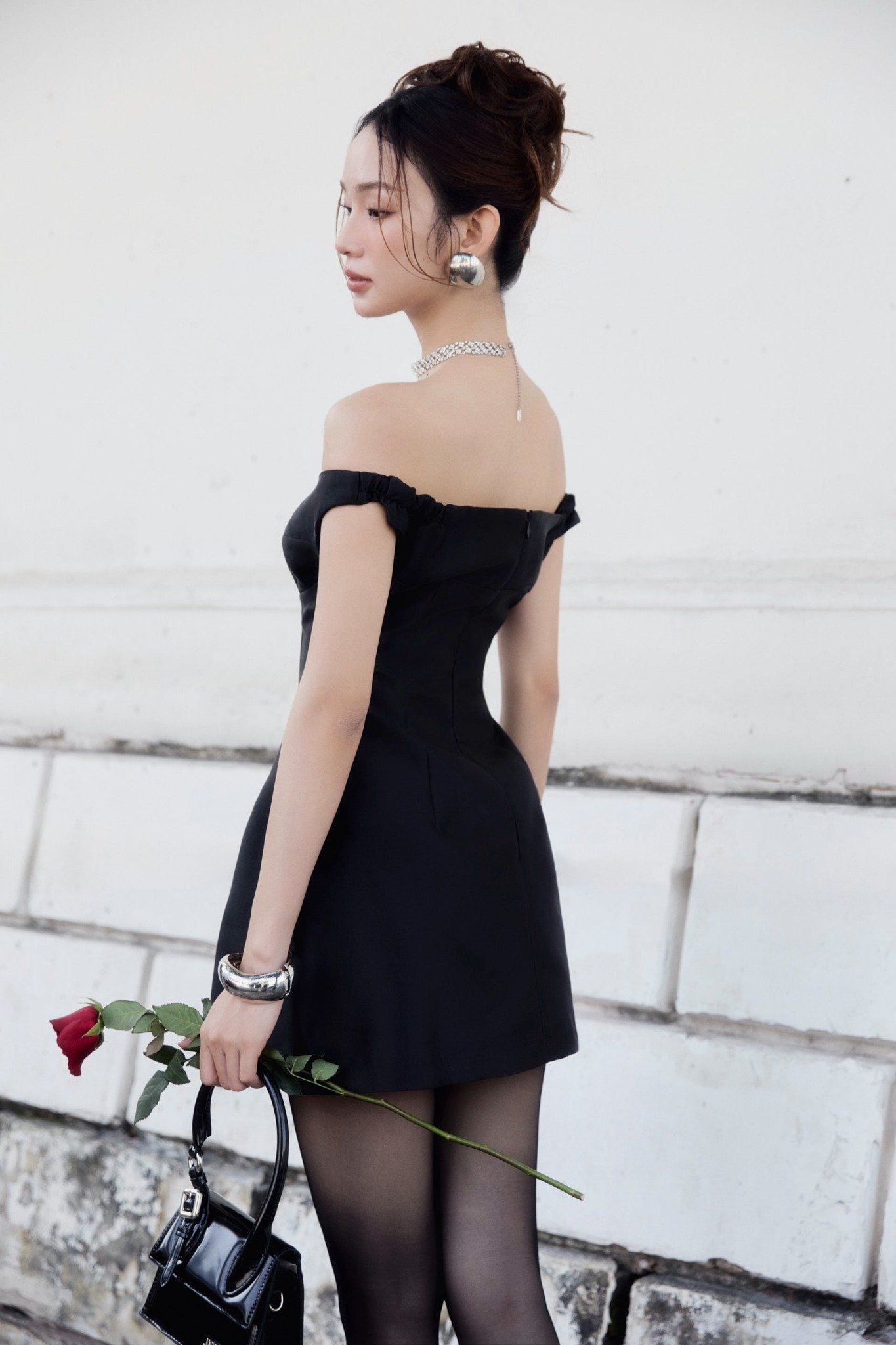 Đầm Ngắn Shoulder Waist Impress