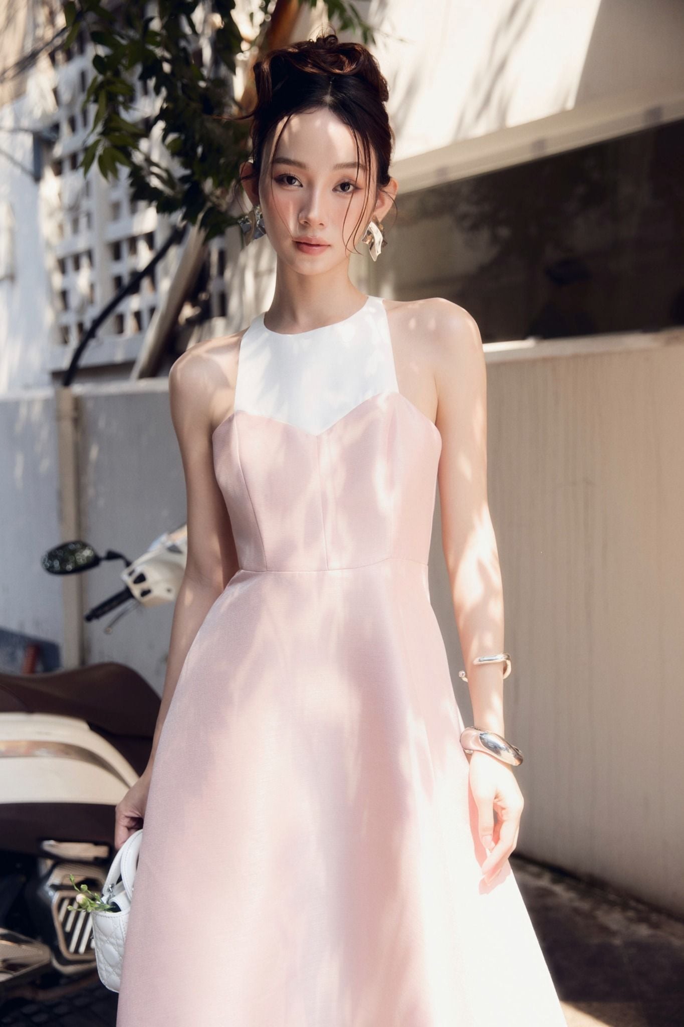 Đầm Dài White Top Sleeveless Gown