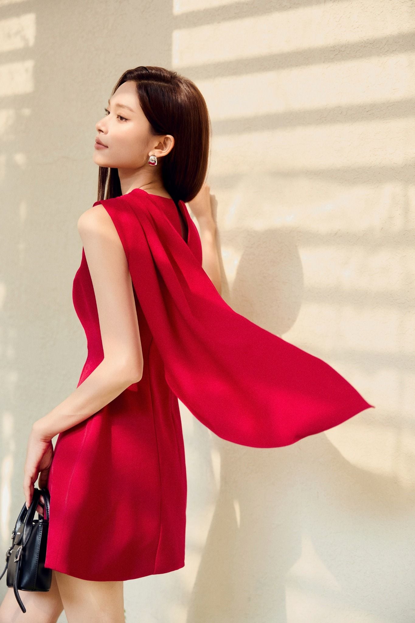 Đầm Ngắn Diag Shoulder Gentle