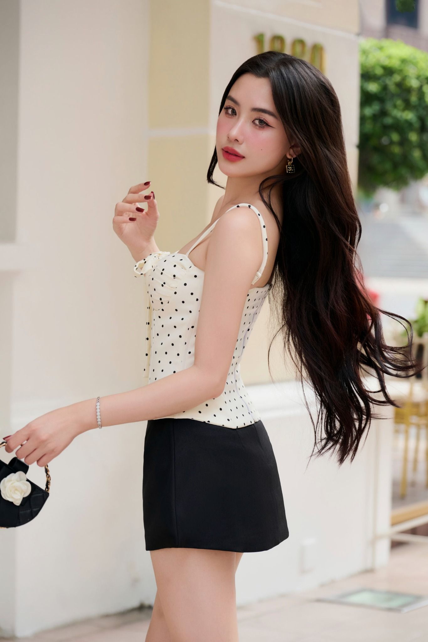 Chân Váy Ngắn Black White Plain