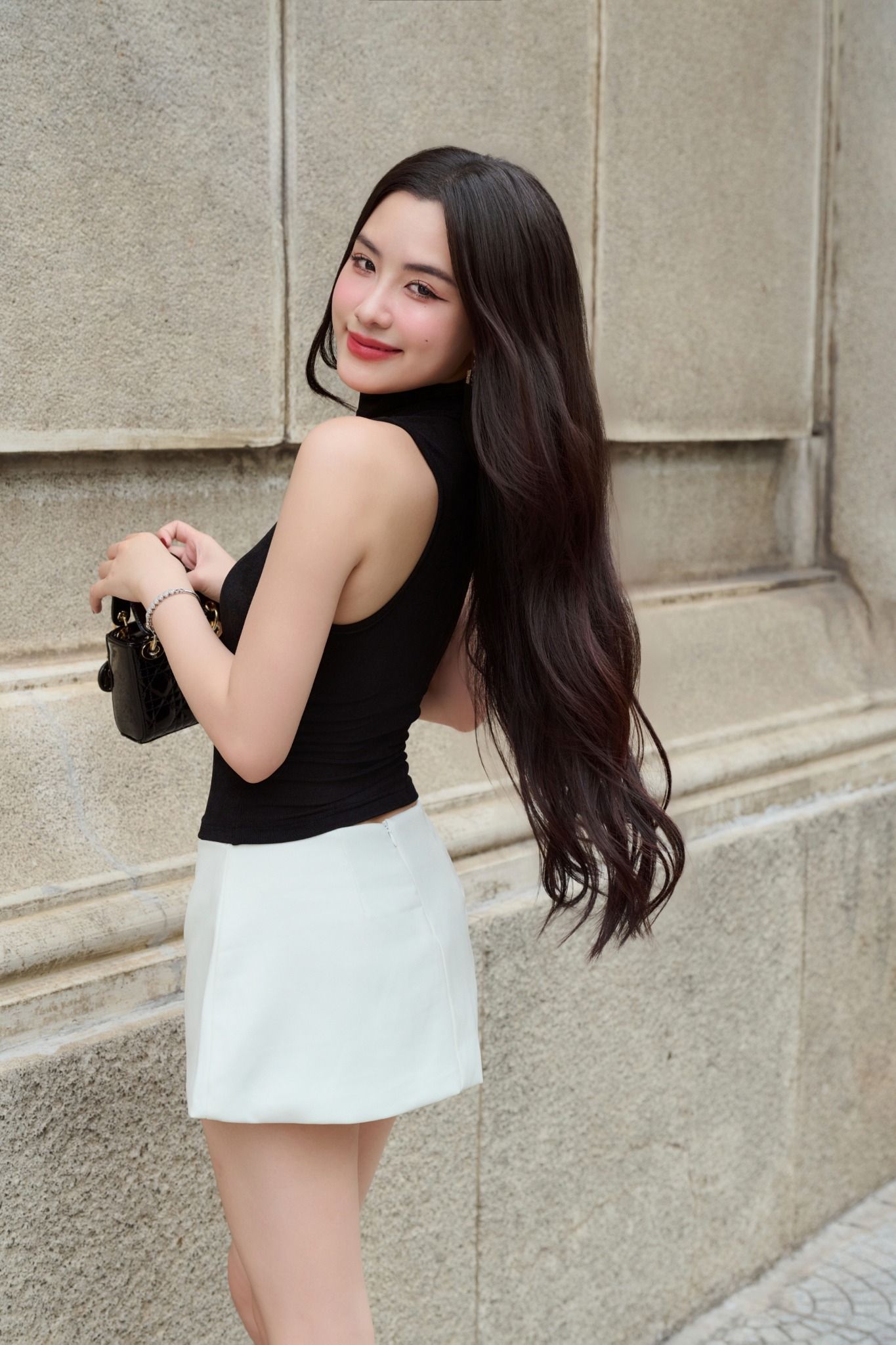 Áo Highneck Sleeveless Black Red