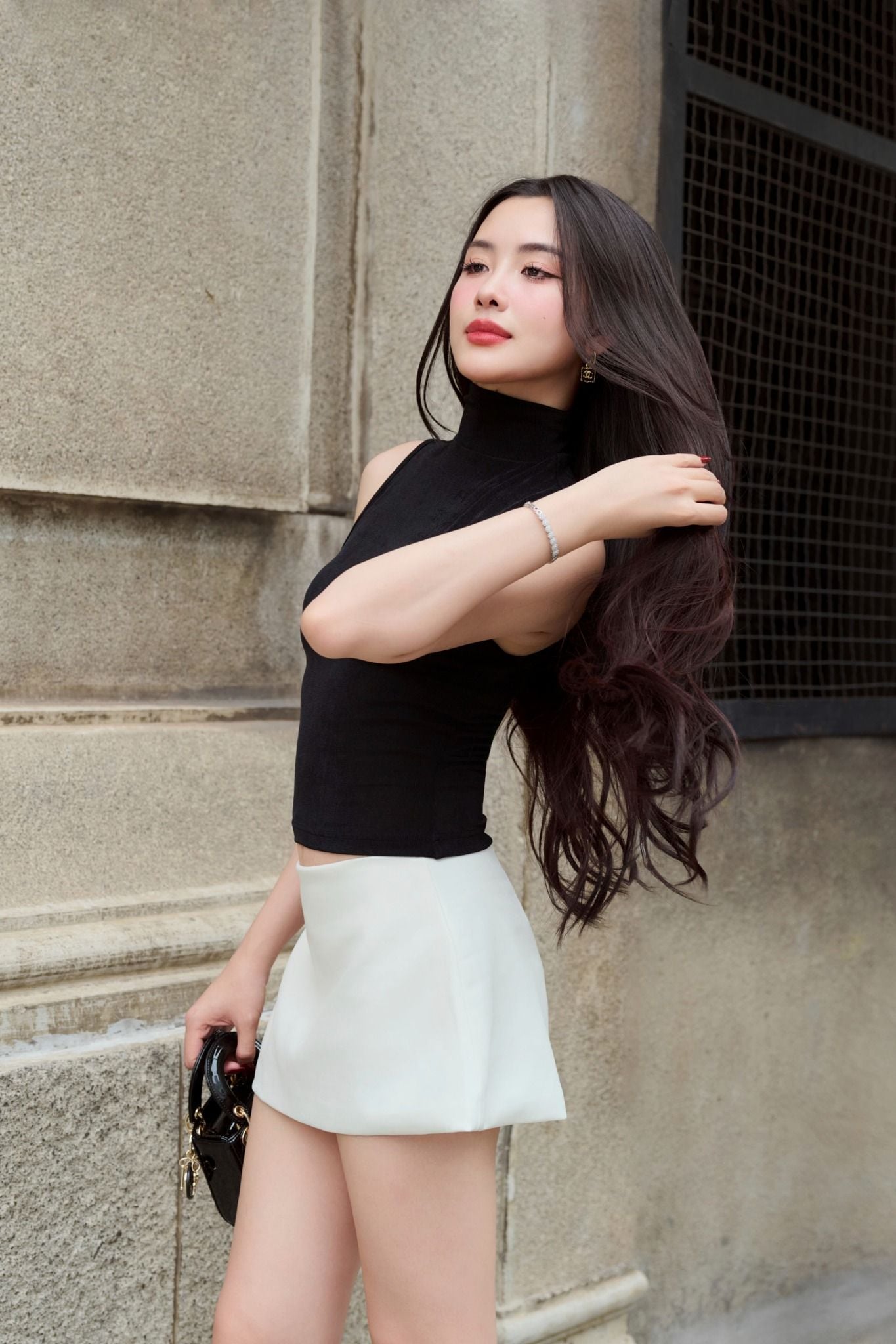 Chân Váy Ngắn Black White Plain