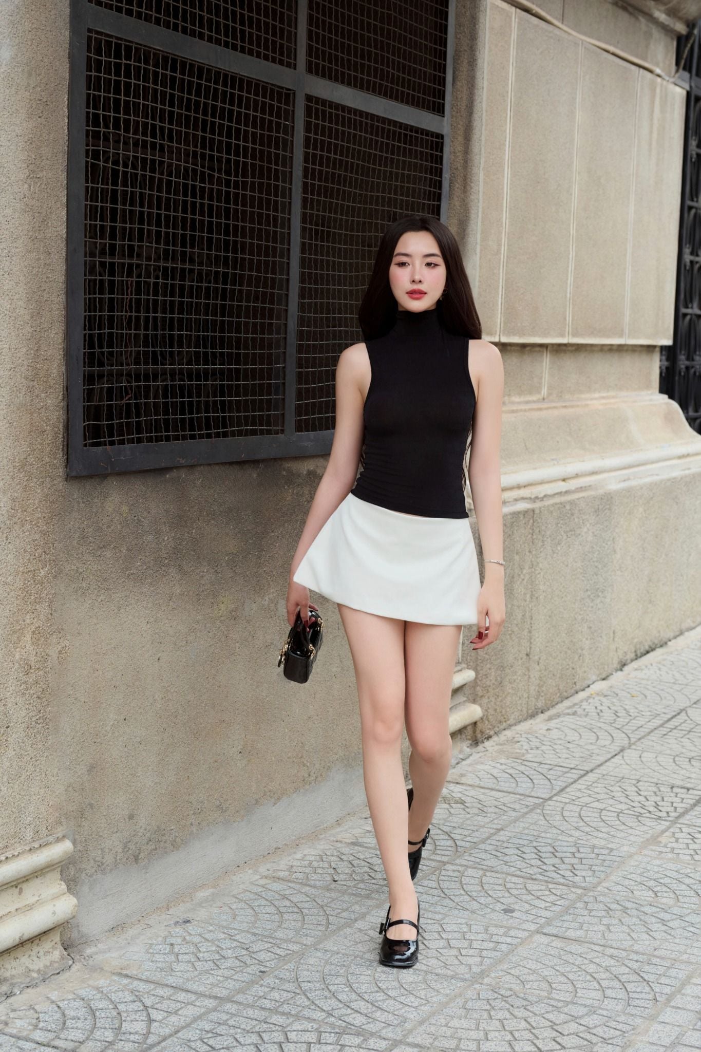 Chân Váy Ngắn Black White Plain