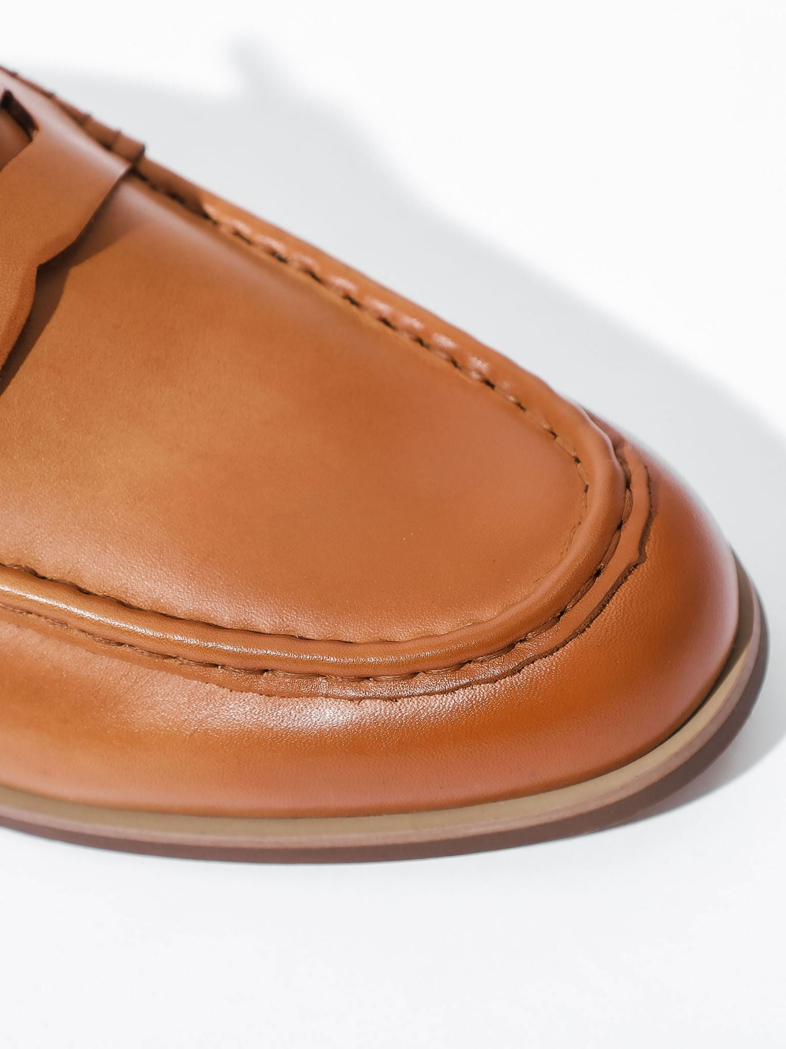 Giày Loafer Classic Frontape Buff