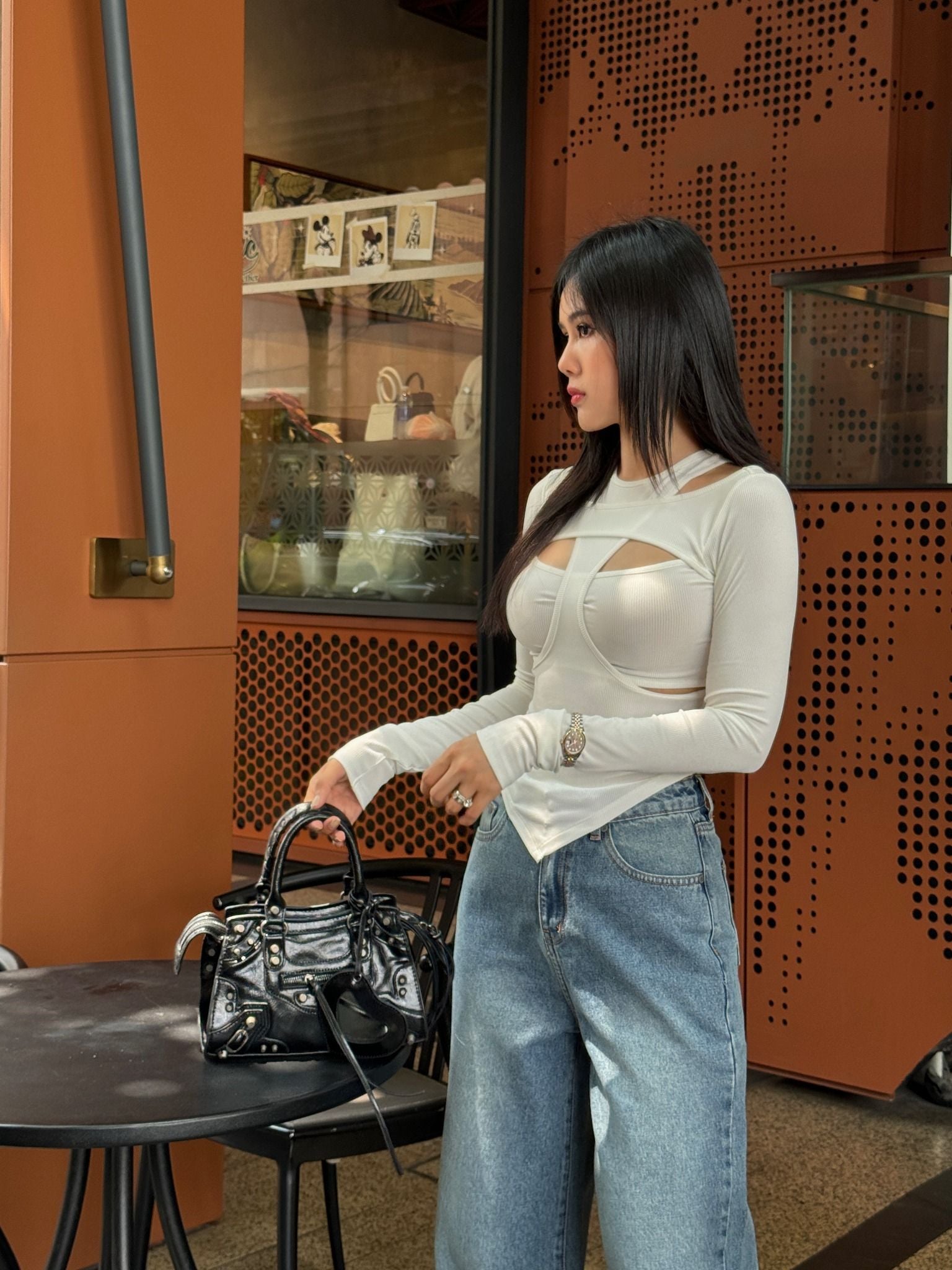 Áo Long Sleeves Cutout Black White