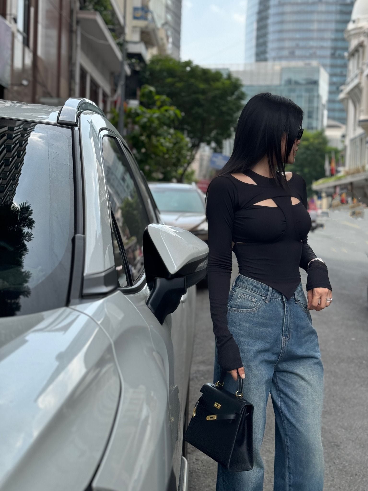 Áo Long Sleeves Cutout Black White