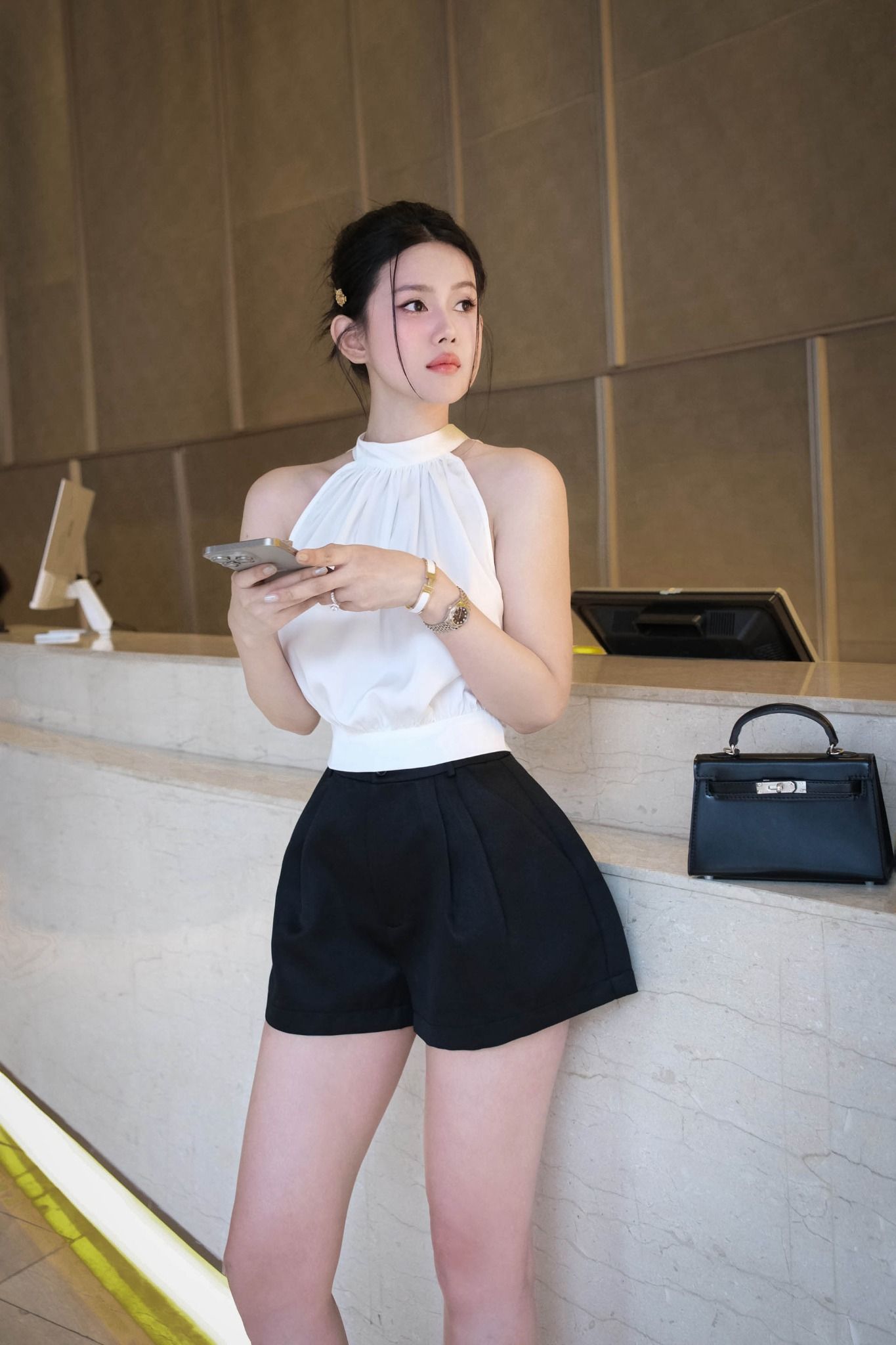 Áo Kiểu Halter Crop