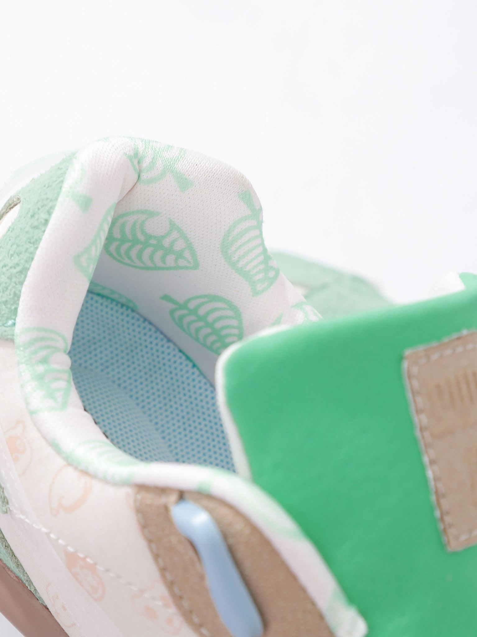 Giày WB Sole Mint Pull Tab