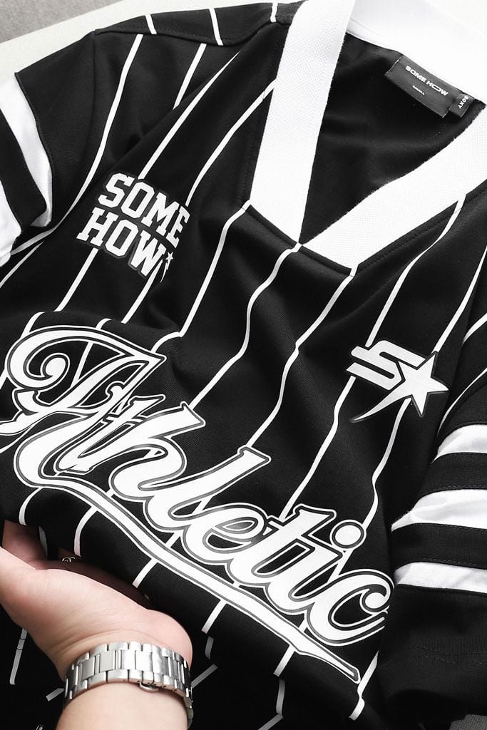 Áo Thun Boxy Athletic Stripes