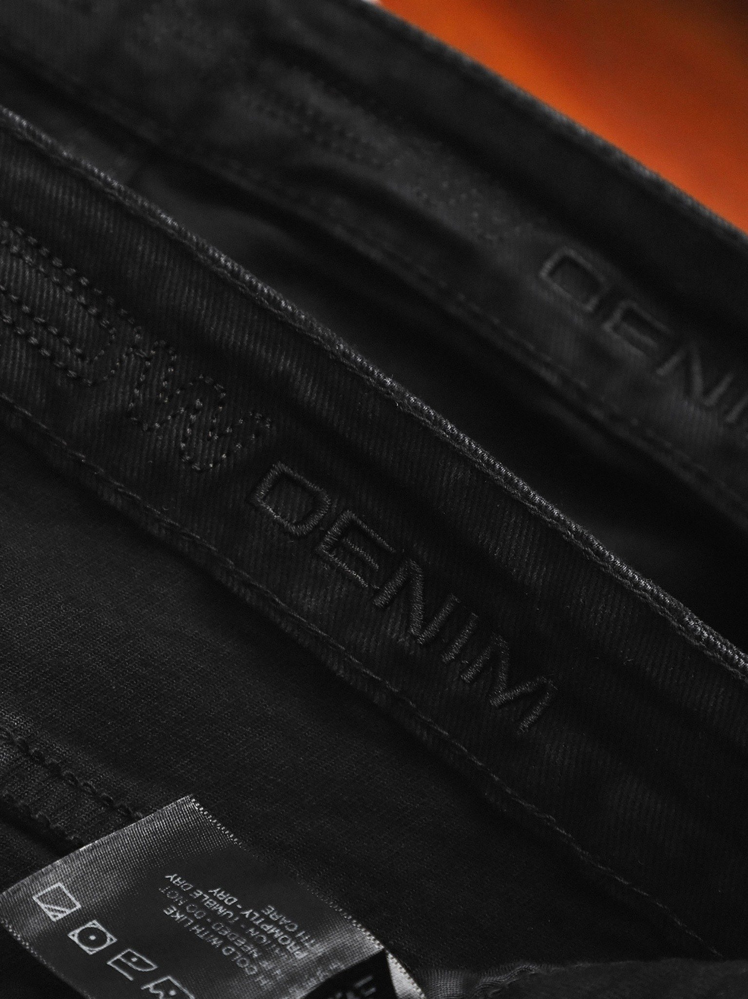 Quần Jean Skinny Lettering Black