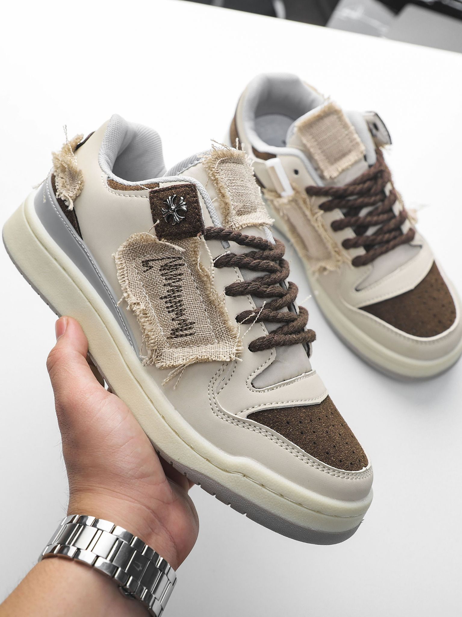 Giày Brown Cream Pattern