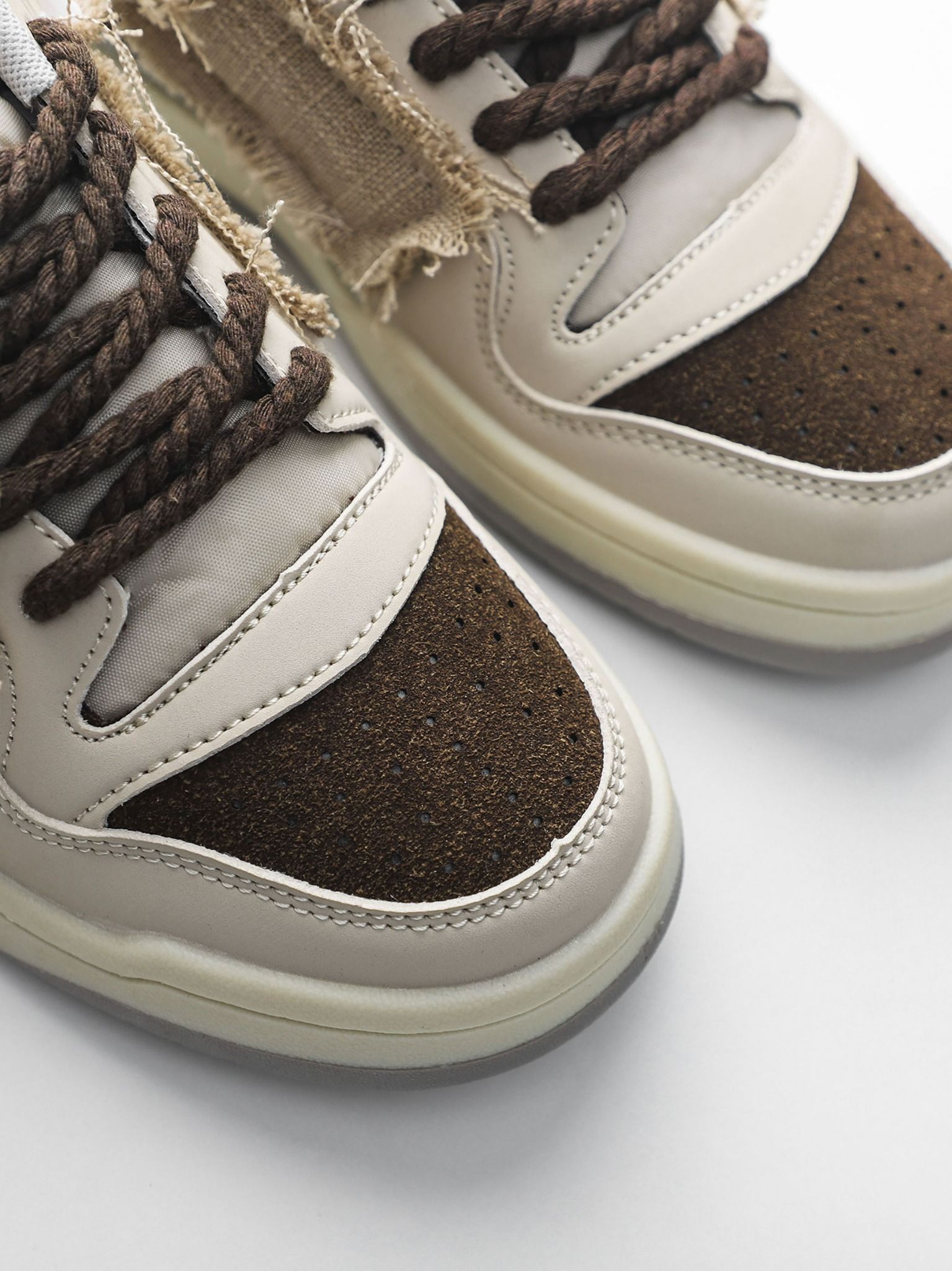 Giày Brown Cream Pattern