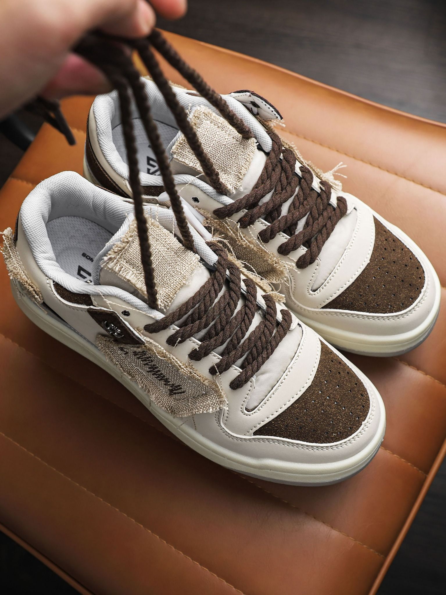 Giày Brown Cream Pattern