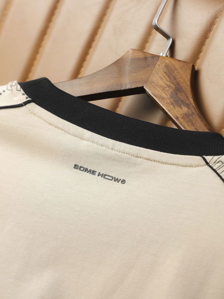 Áo Thun Pattern Shoulder Side