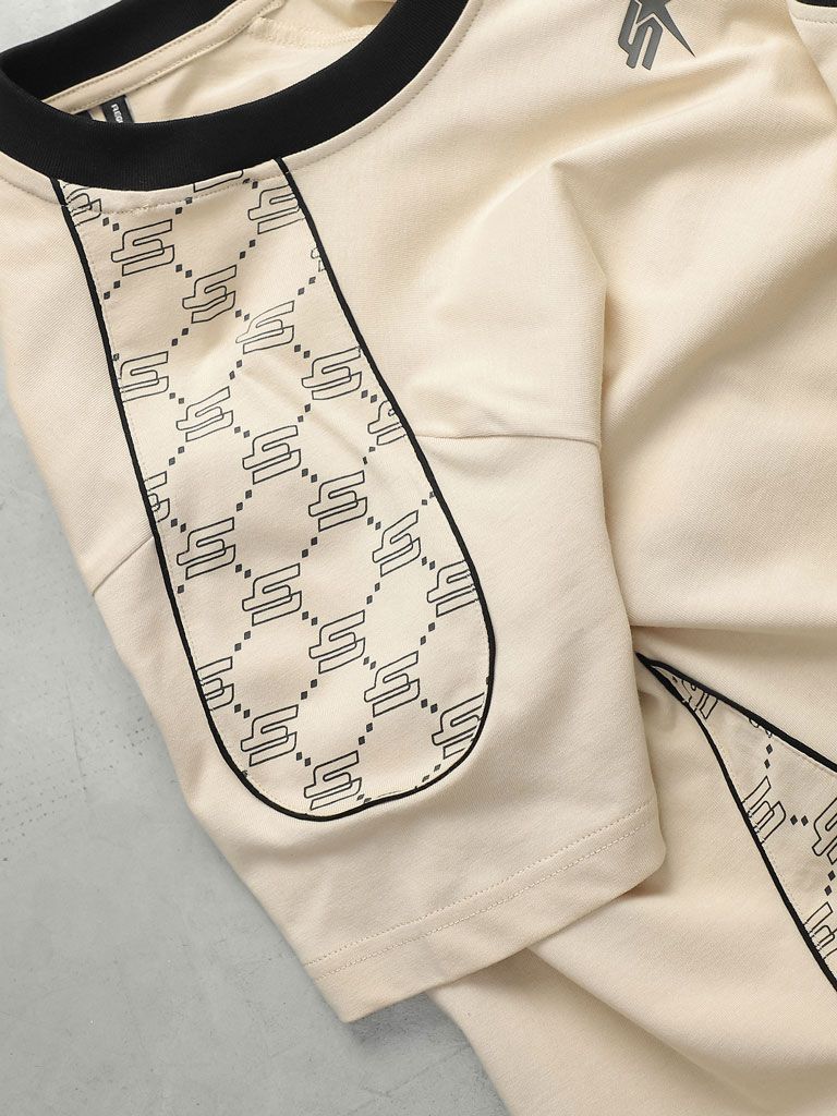 Áo Thun Pattern Shoulder Side