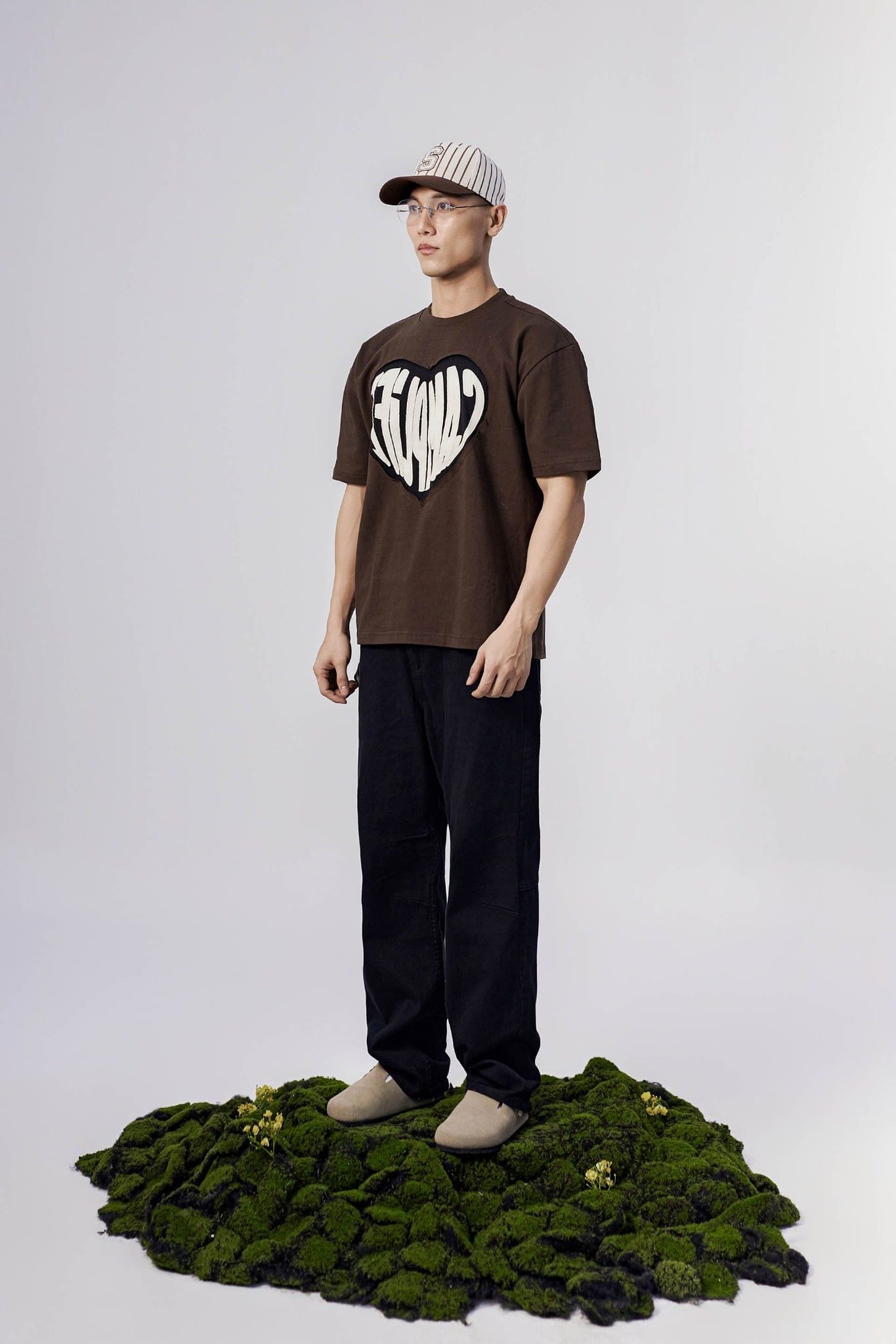 Áo Thun Heart Inside Camplife