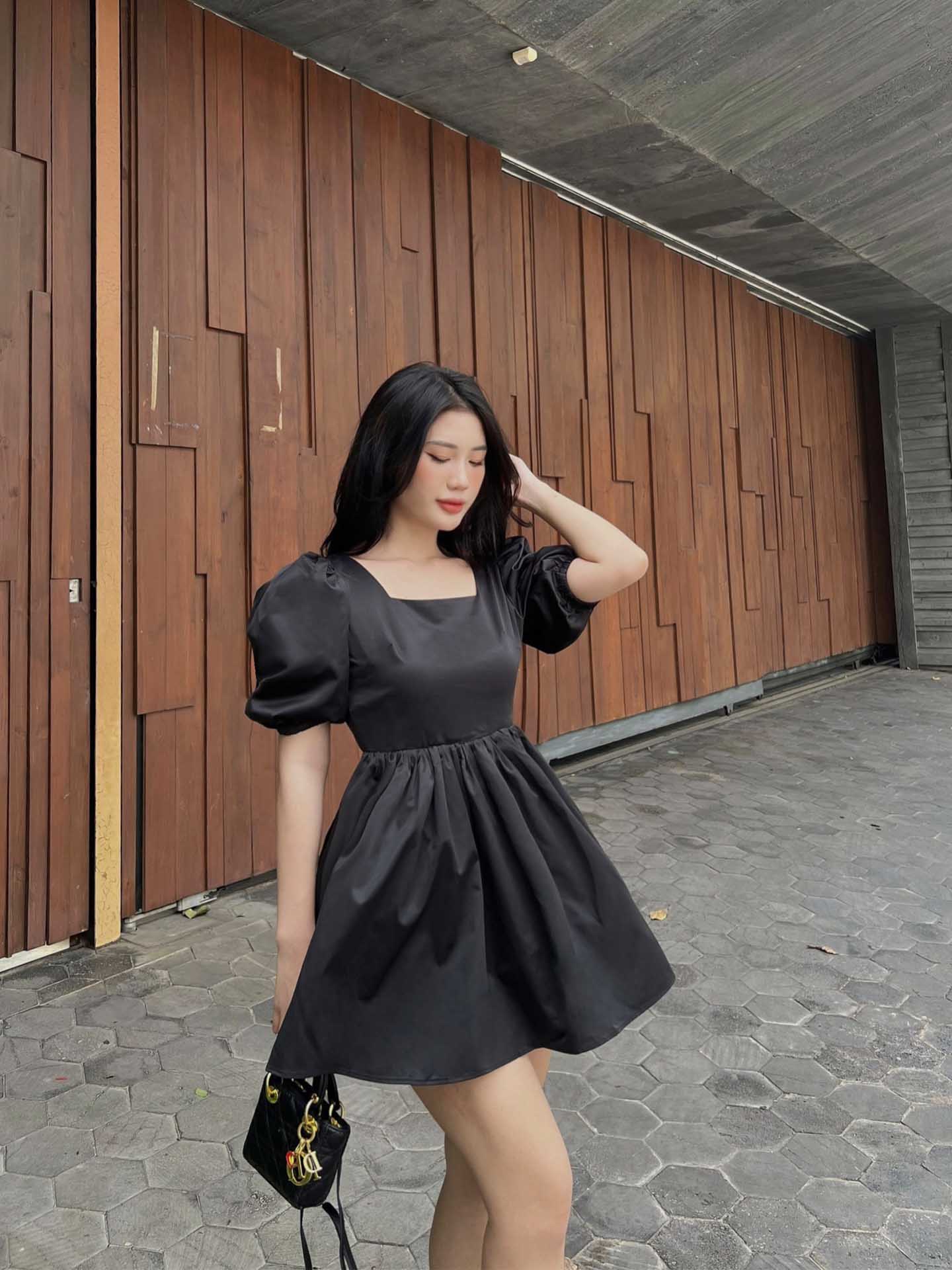 Đầm Ngắn Back Cut Out