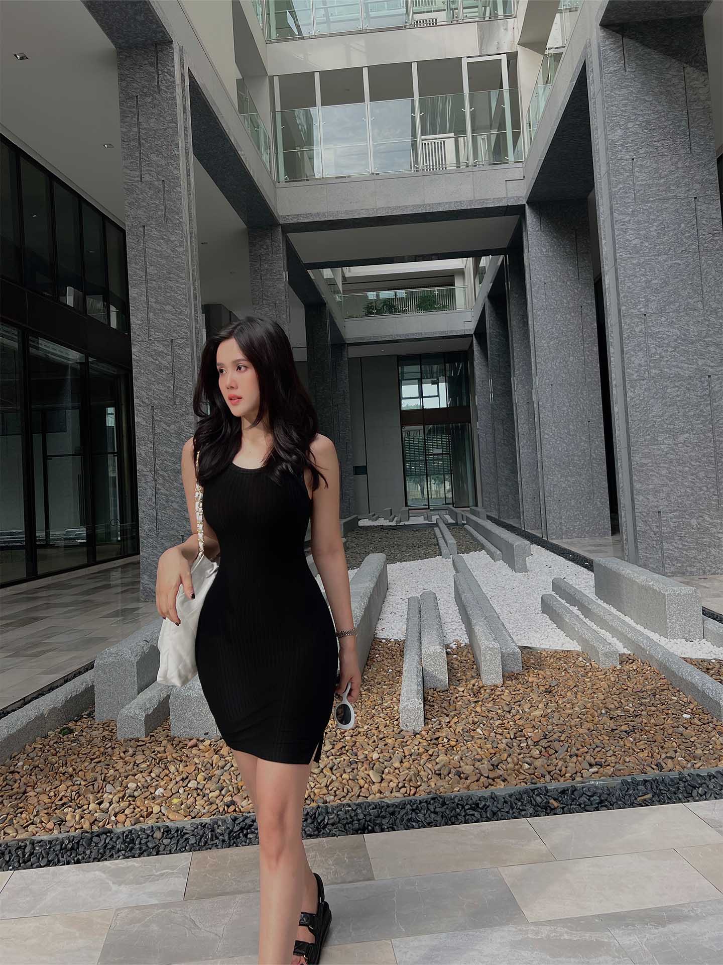 Đầm Ngắn Bodycon Slit