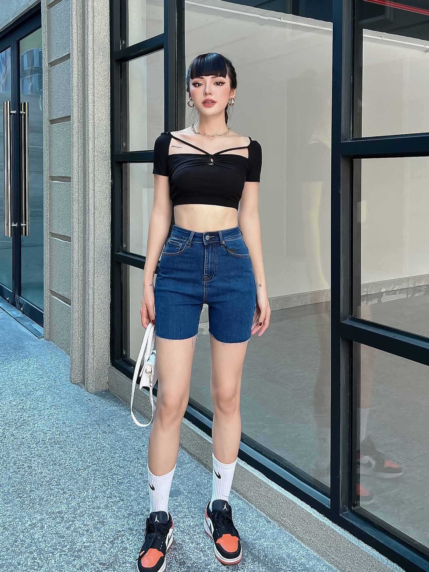 Áo Croptop Cut Out Shoulder