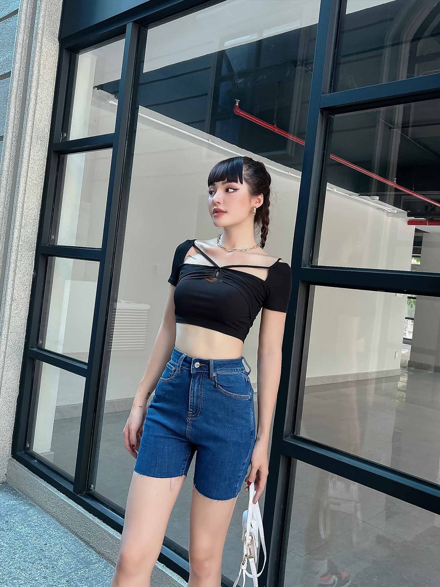 Áo Croptop Cut Out Shoulder